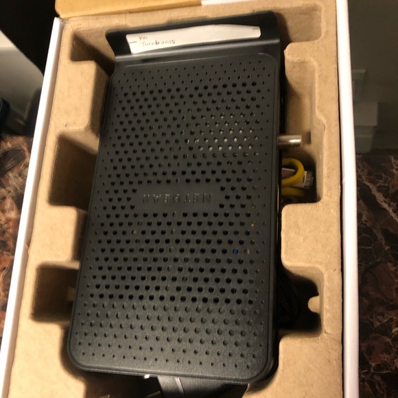 NETGEAR C3700 N600 WiFi CABLE MODEM ROUTER DUAL BAND GIGABIT 340 MBPS FAST ! - Picture 9 of 16
